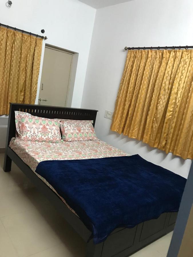 Sri Balaji Residency Appartamento Tirupati Esterno foto