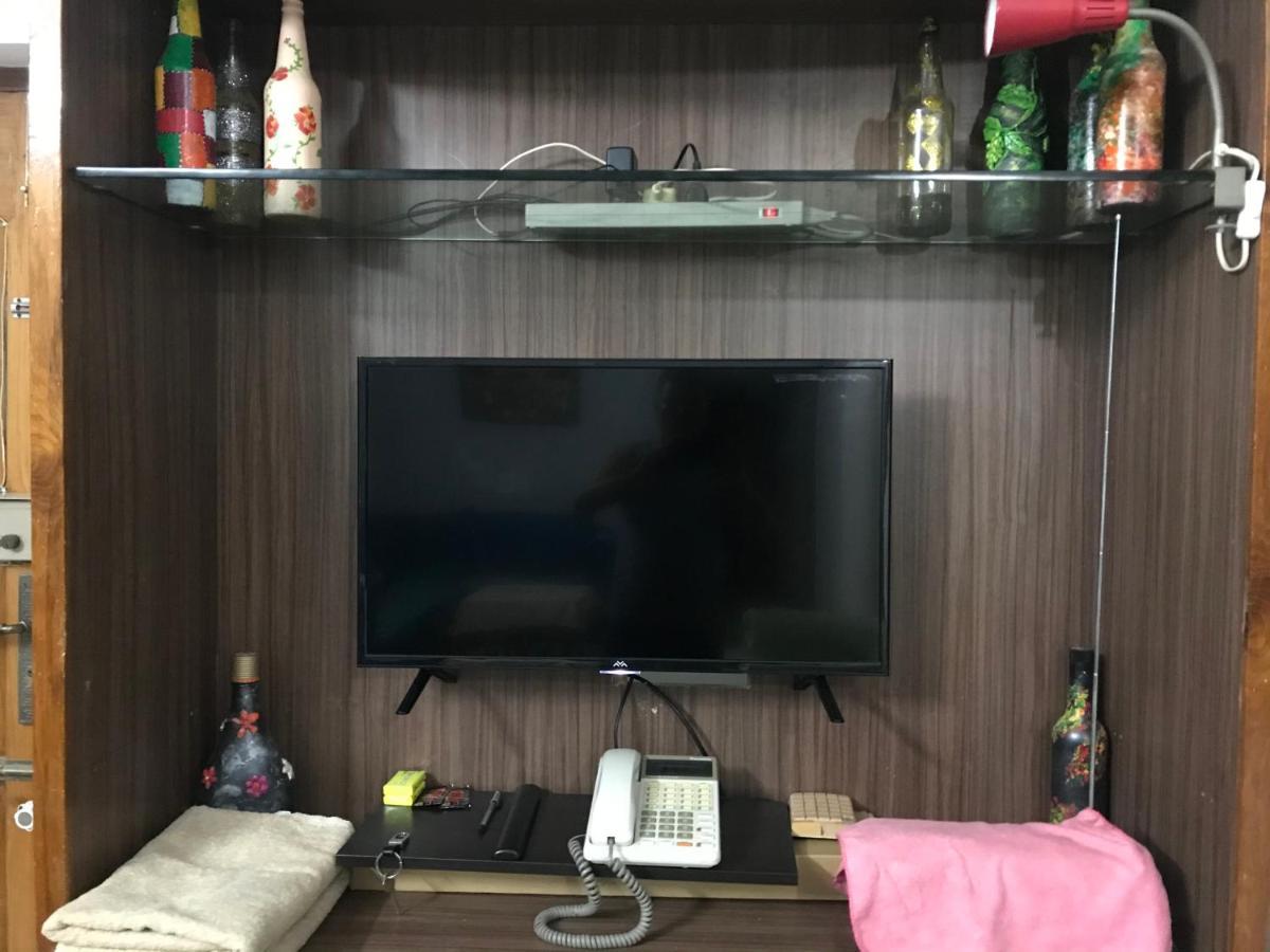 Sri Balaji Residency Appartamento Tirupati Esterno foto