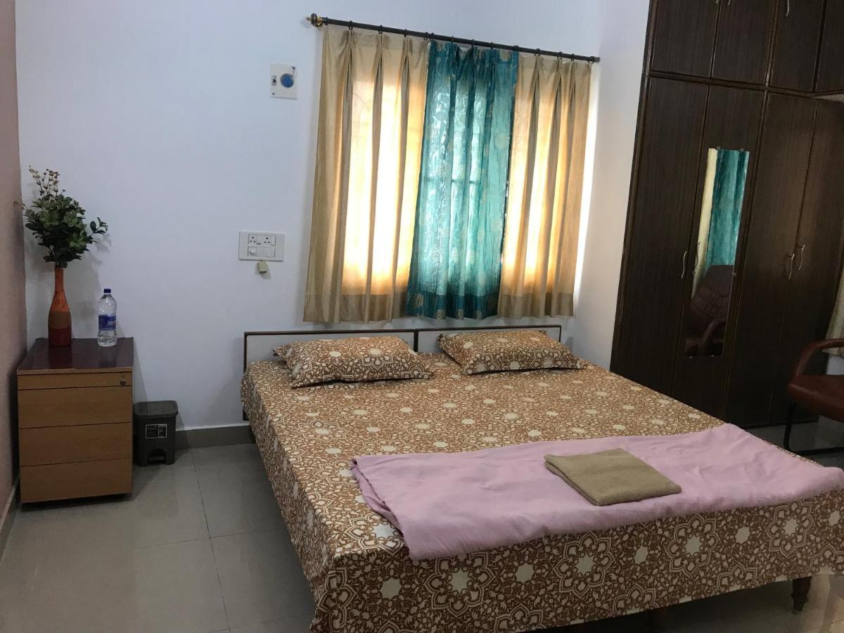 Sri Balaji Residency Appartamento Tirupati Esterno foto
