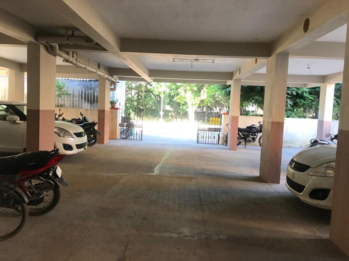 Sri Balaji Residency Appartamento Tirupati Esterno foto